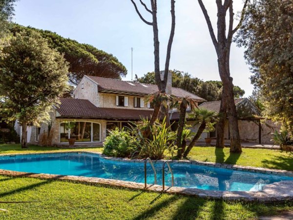 casa indipendente in vendita a Fiumicino in zona Fregene