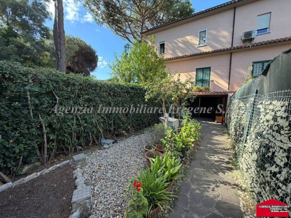 casa indipendente in vendita a Fiumicino in zona Fregene