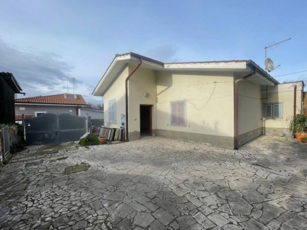 casa indipendente in vendita a Fiumicino in zona Aranova