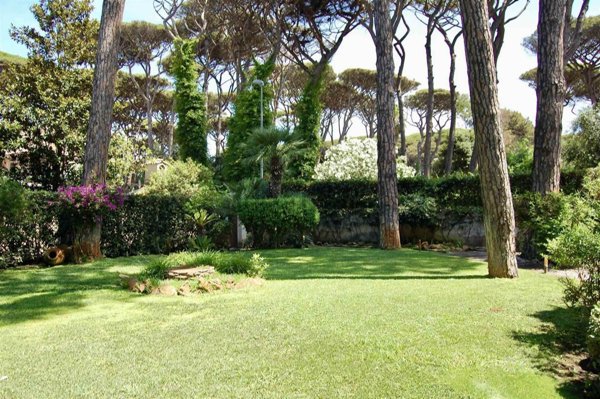 casa indipendente in vendita a Fiumicino in zona Fregene