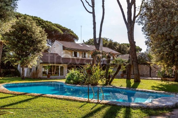 casa indipendente in vendita a Fiumicino in zona Fregene