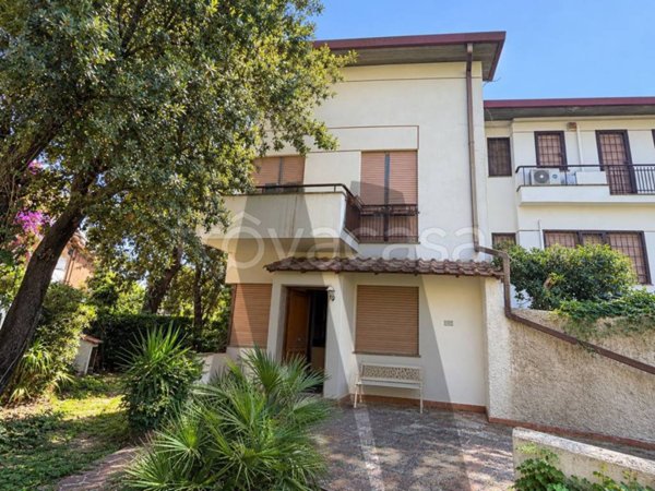 casa indipendente in vendita a Fiumicino in zona Fregene