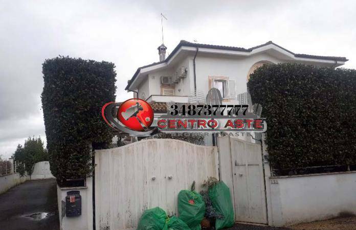casa indipendente in vendita a Fiumicino in zona Fregene