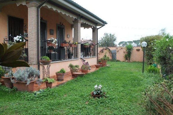 casa indipendente in vendita a Fiumicino in zona Aranova