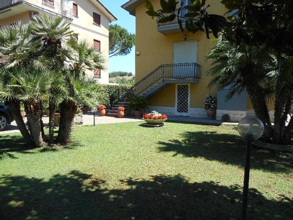 casa indipendente in vendita a Fiumicino in zona Aranova