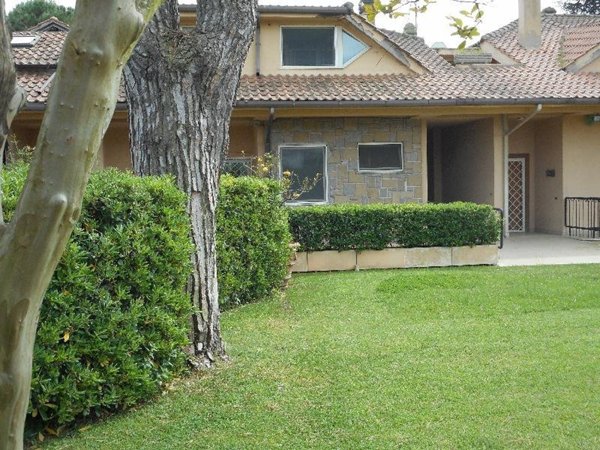 casa indipendente in vendita a Fiumicino in zona Aranova
