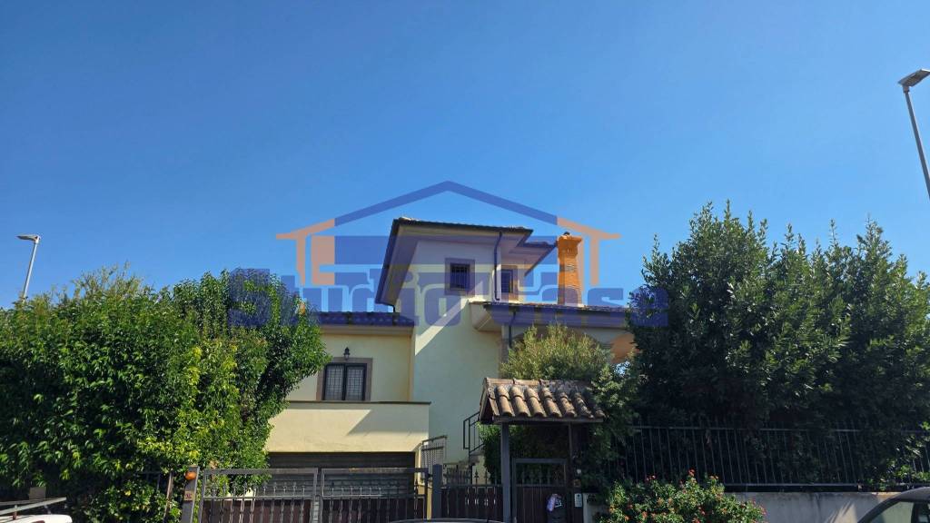 casa indipendente in vendita a Fiumicino in zona Aranova