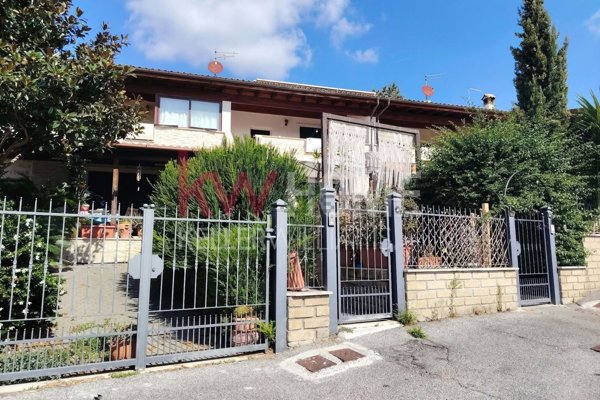 casa indipendente in vendita a Fiumicino in zona Aranova
