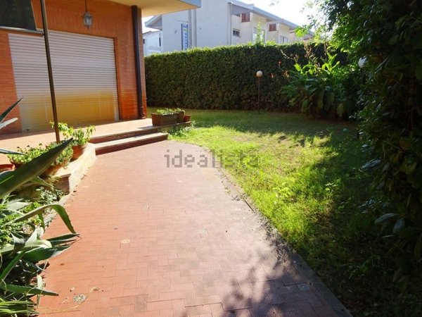 casa indipendente in vendita a Fiumicino in zona Fregene