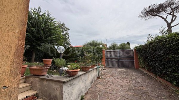 casa indipendente in vendita a Fiumicino in zona Aranova