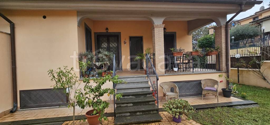 casa indipendente in vendita a Fiumicino in zona Aranova