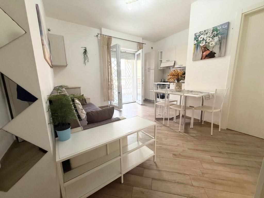 appartamento in vendita a Fiumicino in zona Isola Sacra