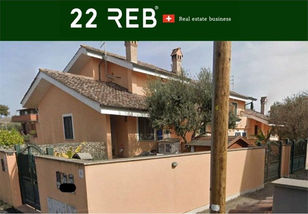casa indipendente in vendita a Fiumicino in zona Isola Sacra