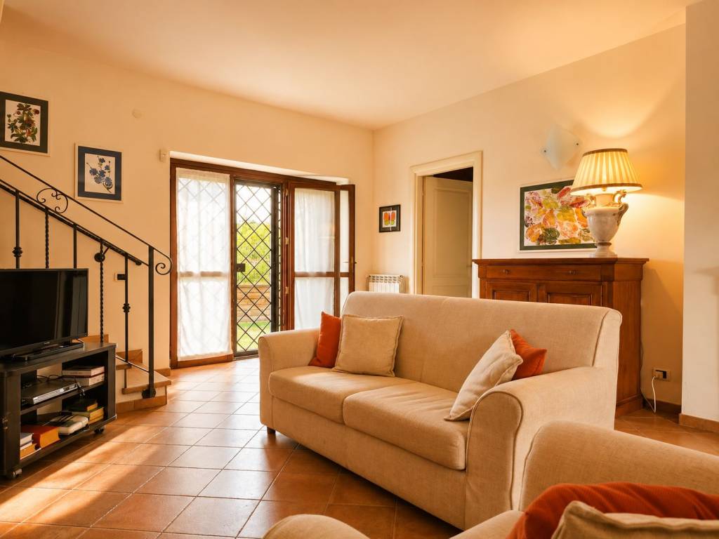 casa indipendente in vendita a Fiumicino in zona Isola Sacra
