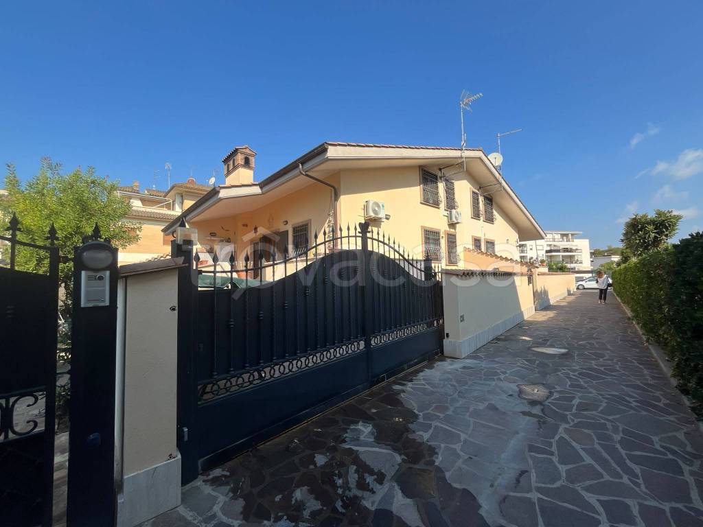 casa indipendente in vendita a Fiumicino in zona Maccarese