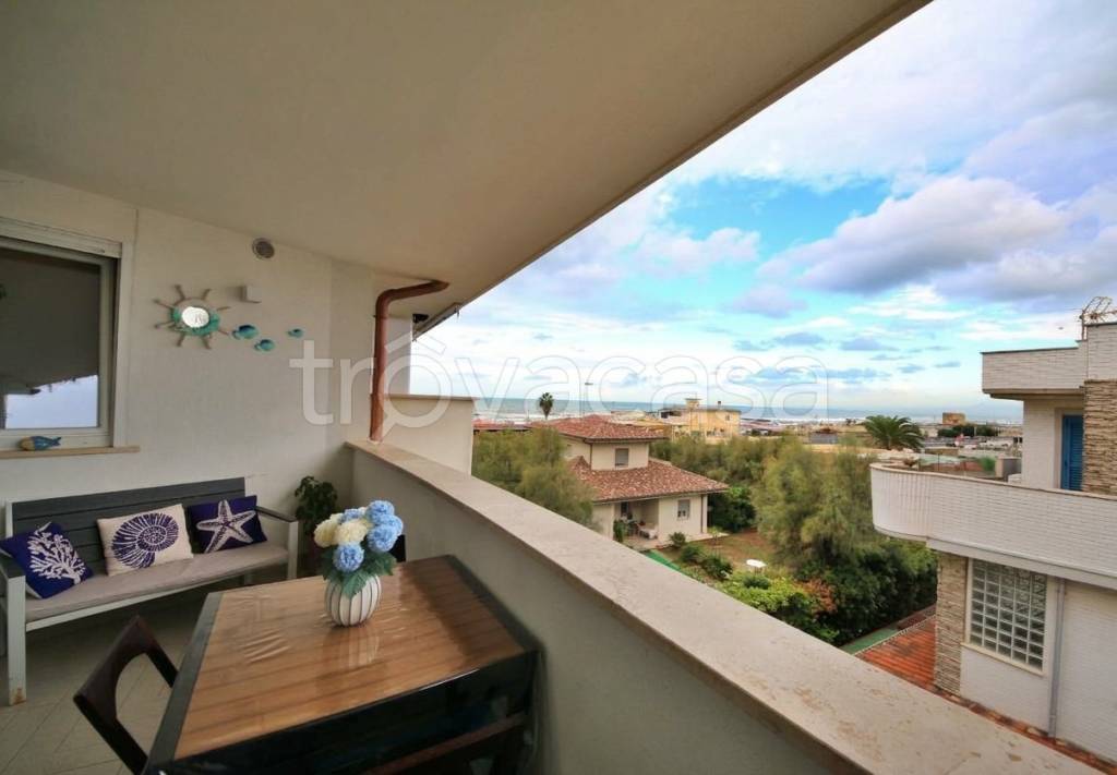 appartamento in vendita a Fiumicino in zona Focene