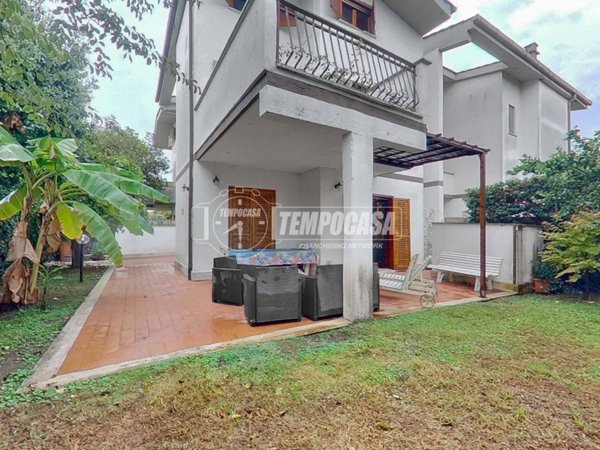 casa indipendente in vendita a Fiumicino in zona Fregene