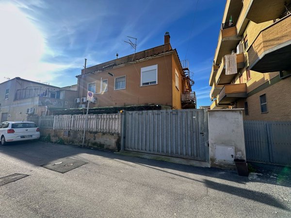 appartamento in vendita a Fiumicino in zona Passo Oscuro