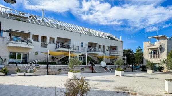 appartamento in vendita a Fiumicino in zona Fregene
