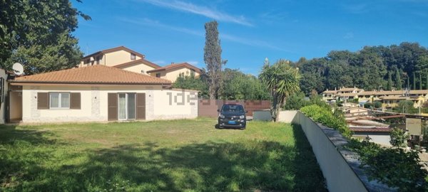 casa indipendente in vendita a Fiumicino in zona Aranova
