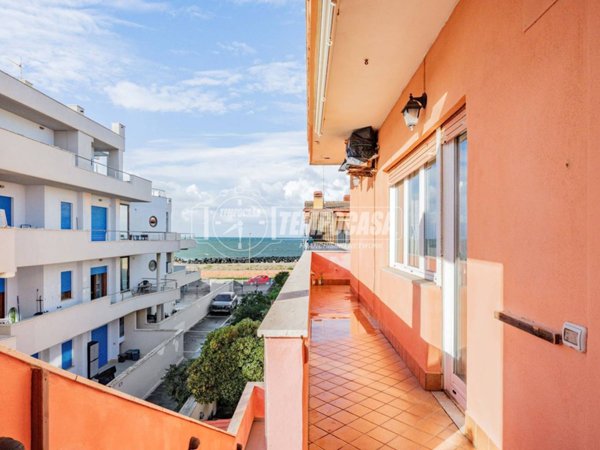 appartamento in vendita a Fiumicino in zona Isola Sacra
