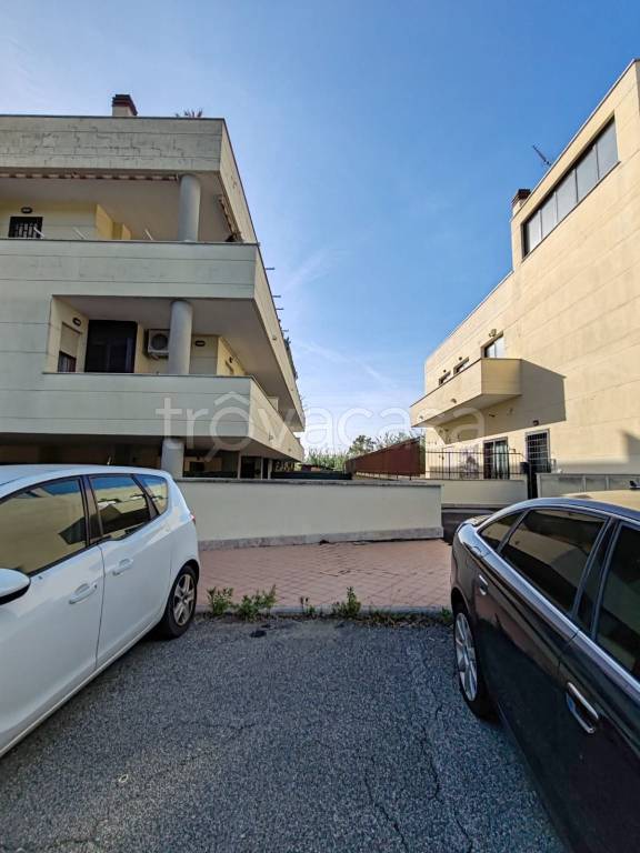 appartamento in vendita a Fiumicino in zona Torrimpietra
