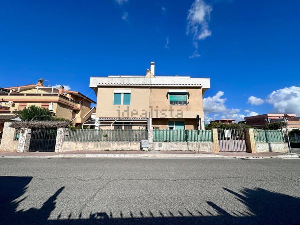 appartamento in vendita a Fiumicino in zona Passo Oscuro