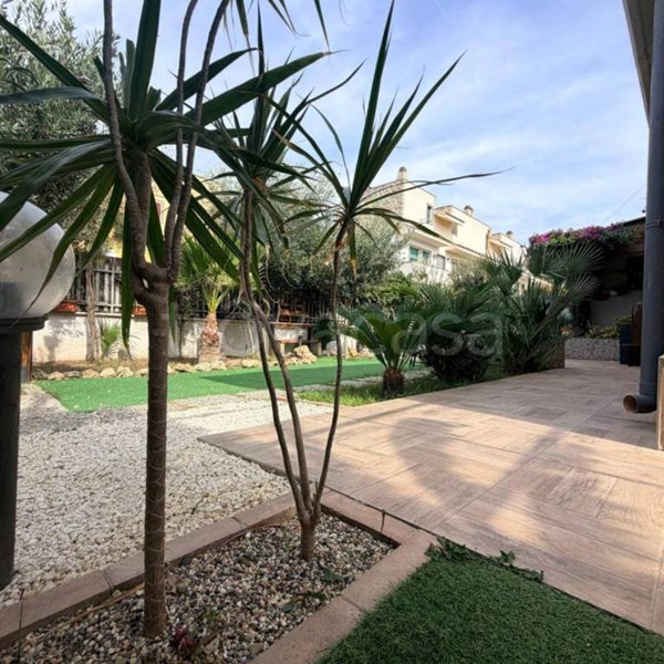 casa indipendente in vendita a Fiumicino in zona Focene