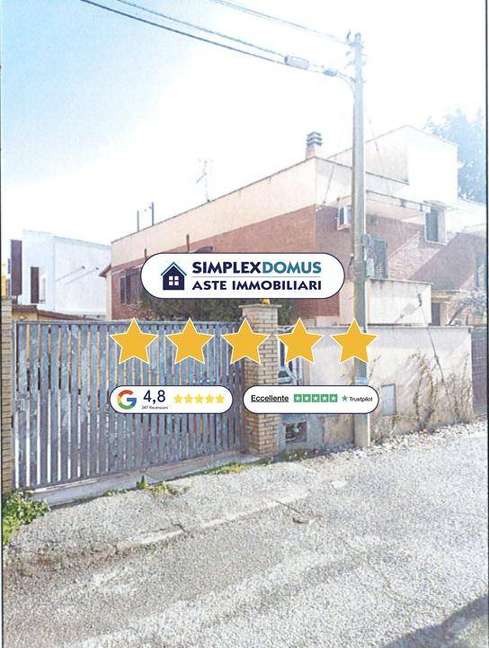 casa indipendente in vendita a Fiumicino in zona Isola Sacra