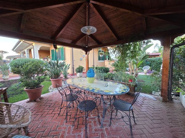 casa indipendente in vendita a Fiumicino in zona Palidoro