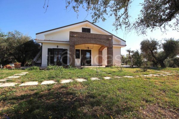 casa indipendente in vendita a Fonte Nuova in zona Santa Lucia