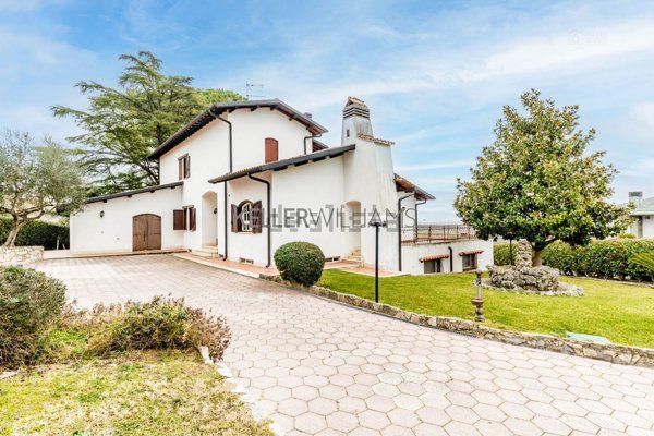 casa indipendente in vendita a Fonte Nuova in zona Santa Lucia