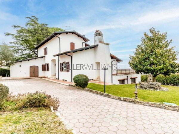 casa indipendente in vendita a Fonte Nuova in zona Santa Lucia