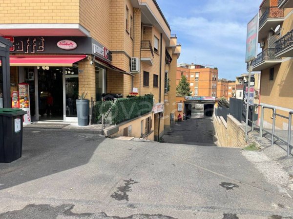 negozio in vendita a Fonte Nuova in zona Torre Lupara