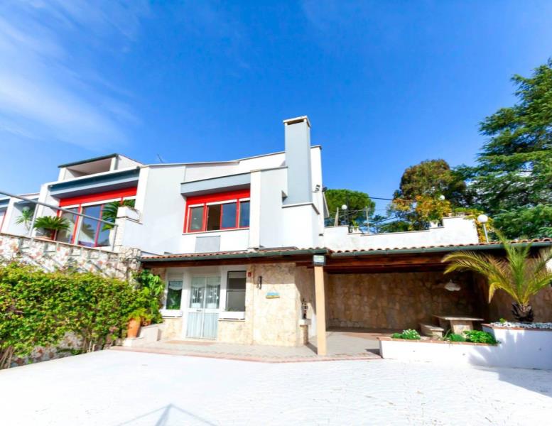 casa indipendente in vendita a Fonte Nuova in zona Santa Lucia