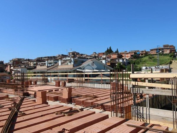 appartamento in vendita a Fonte Nuova in zona Torre Lupara