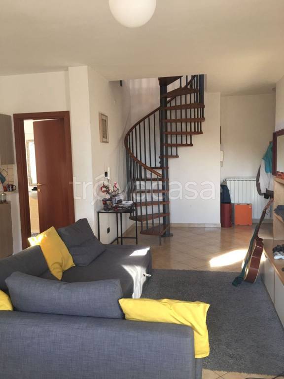 appartamento in vendita a Fonte Nuova in zona Santa Lucia