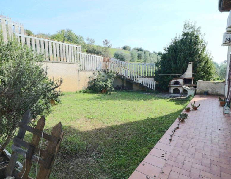 casa indipendente in vendita a Fonte Nuova in zona Santa Lucia