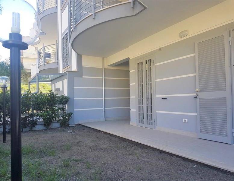 appartamento in vendita a Fonte Nuova in zona Torre Lupara