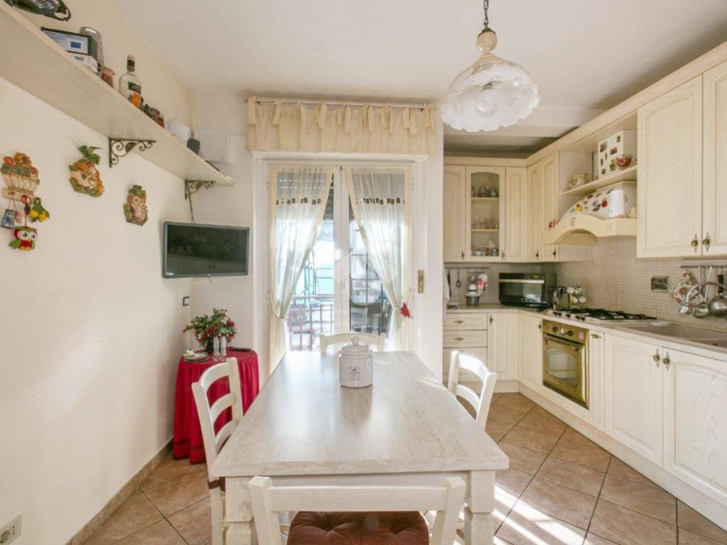 appartamento in vendita a Fonte Nuova in zona Torre Lupara