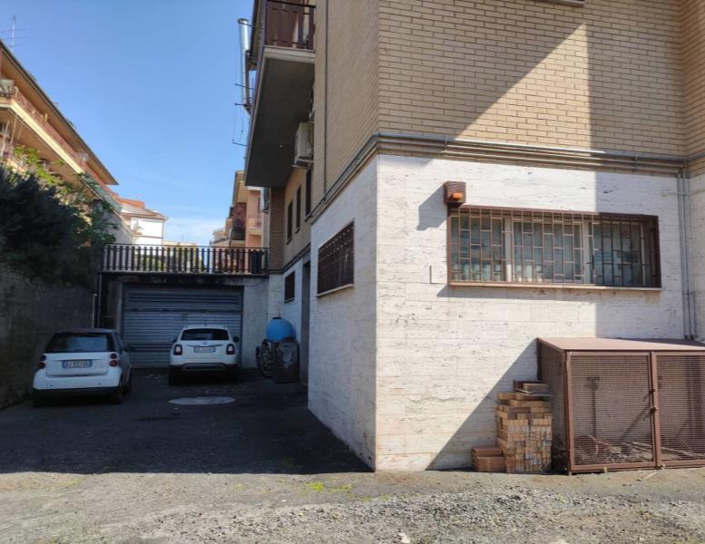 negozio in vendita a Fonte Nuova in zona Torre Lupara