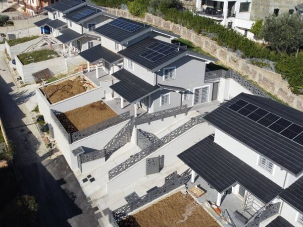 casa indipendente in vendita a Fonte Nuova in zona Santa Lucia