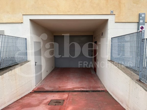 locale di sgombero in vendita a Fonte Nuova