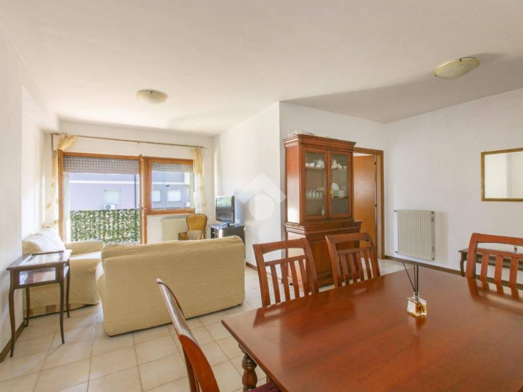 appartamento in vendita a Fonte Nuova in zona Torre Lupara