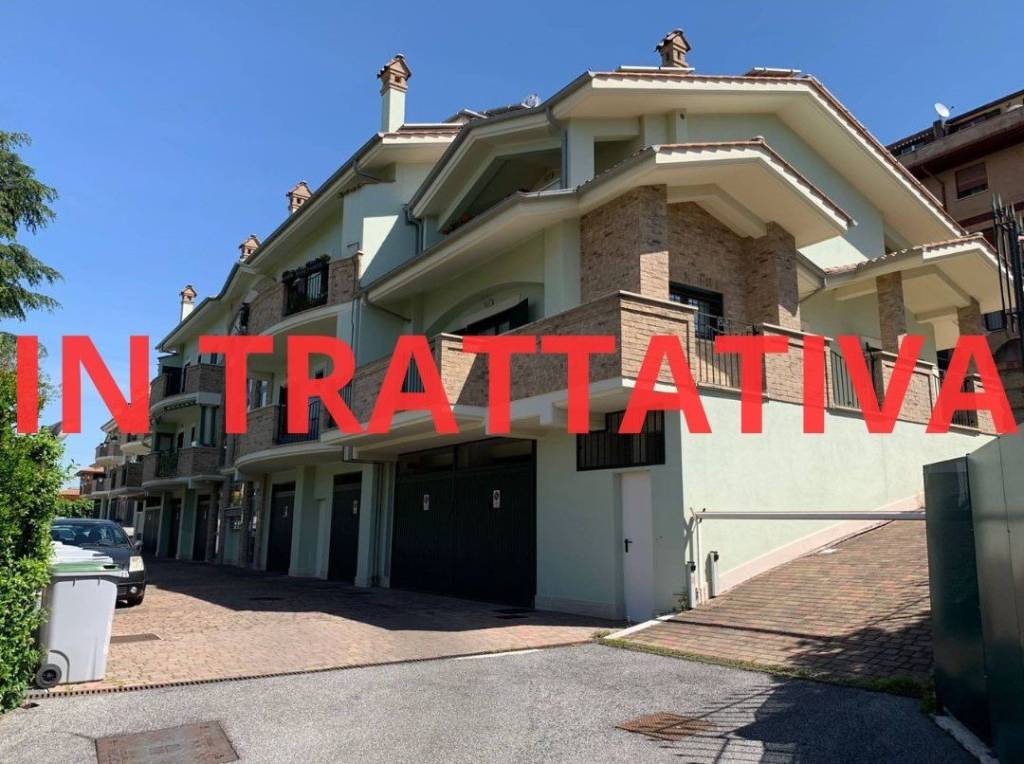 appartamento in vendita a Fonte Nuova in zona Torre Lupara