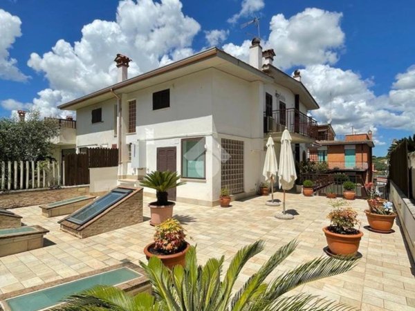 casa indipendente in vendita a Fonte Nuova in zona Torre Lupara