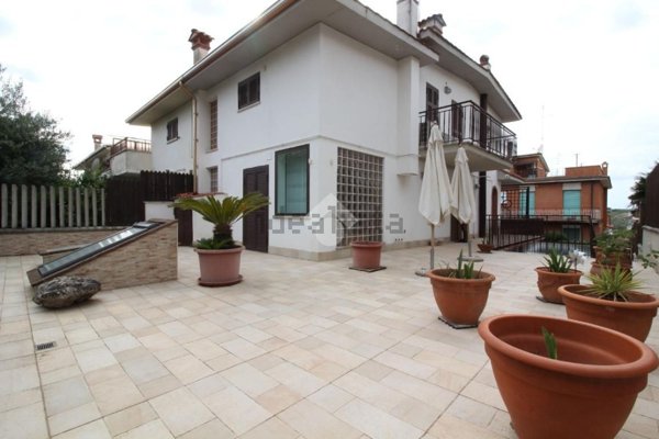 appartamento in vendita a Fonte Nuova in zona Torre Lupara
