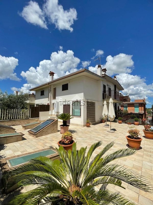 appartamento in vendita a Fonte Nuova in zona Torre Lupara