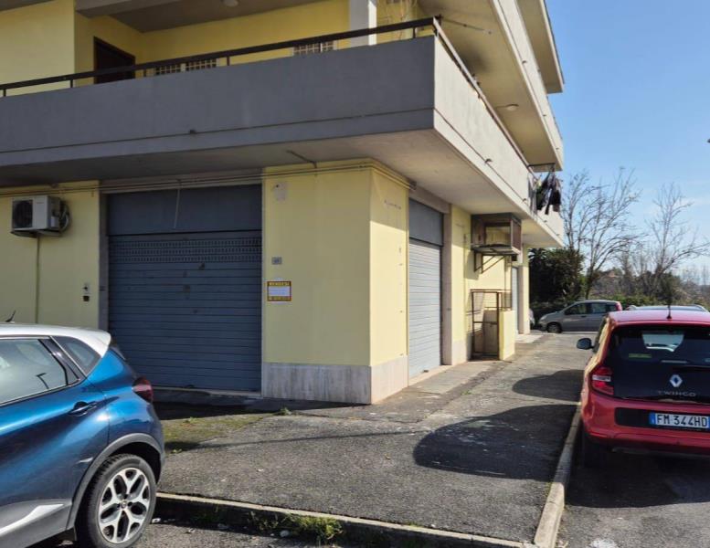 locale commerciale in vendita a Fonte Nuova