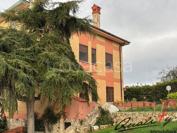 casa indipendente in vendita a Fonte Nuova in zona Santa Lucia
